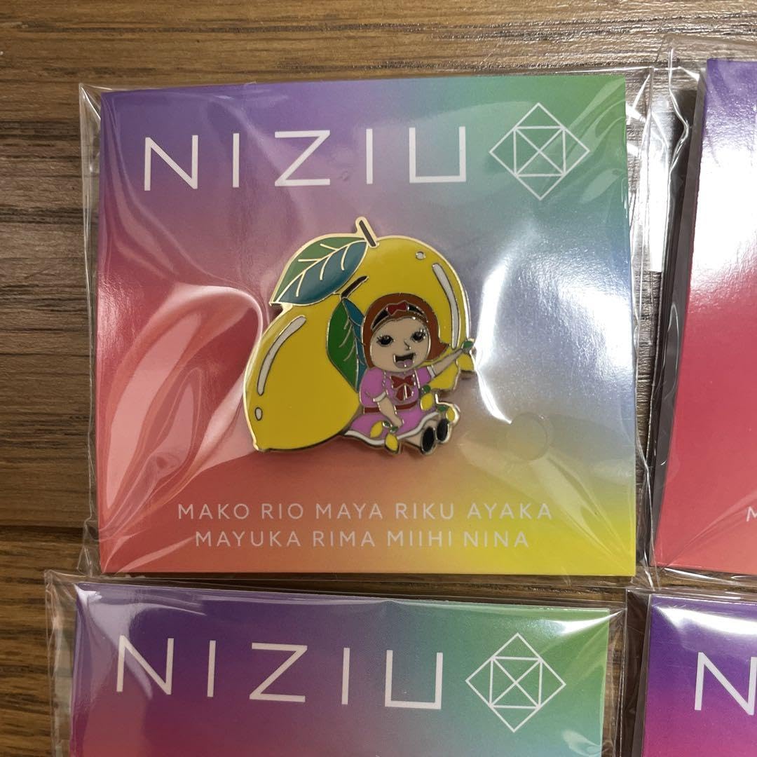 niziU ピンバッチ 全員